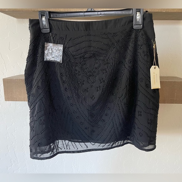 Forever 21| Black Fully Beaded Mini Skirt, Size Large—Lined••• - Picture 4 of 14
